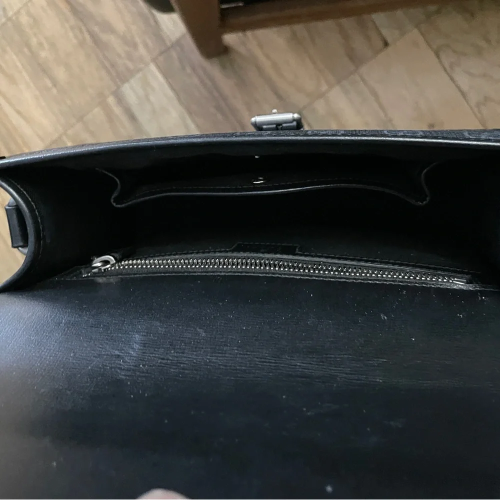 Gucci Black Shoulder Bag - Picture 13 of 13